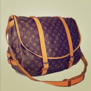 Authentic Louis Vuitton Saumur 45